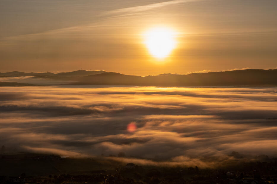 Vista do amanhacer desde os Apt. 1, 2, 6 e 8.